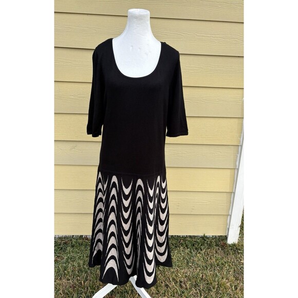 Gabby Skye Sweater Dress Women's L Black & Tan Knit Short Sleeves Fit & Flare - Picture 4 of 10